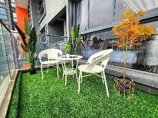 Loft Suite Seaview JB CIQ 6-7Pax Apartment in Johor Bahru