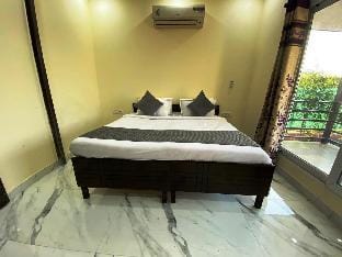 GoBravo 72-3Bhk Farm w/tPool &Garden Sec150 Noida Villa in Noida