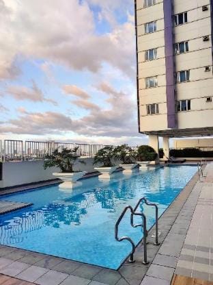 SPACIOUS 1BR, QUEZON CITY | 4MIN TO ROB MAGNOLIA Apartment in Quezon City