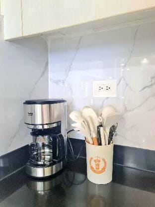 SPACIOUS 1BR, QUEZON CITY | 4MIN TO ROB MAGNOLIA Apartment in Quezon City