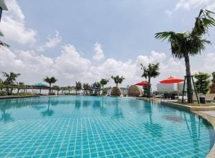 Almas Suites 2Pax Warm N Cozy Netflix By STAY Vacation rental in Johor