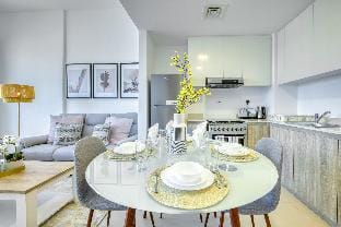Cozy Desert Getaway - 1BDR Apt Apartment in Dubai