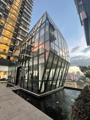 Premium 3BR Family Suite with 2 Car Park (23A) Apartment in George Town