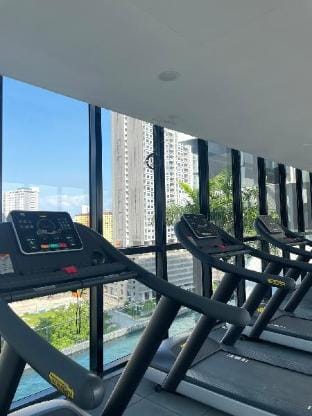 Premium 3BR Family Suite @ Urban Suites (33A) Apartment in George Town