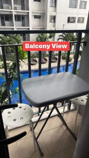 Shore Residence 2br shortwalk MOA poolview1 Apartment in Pasay