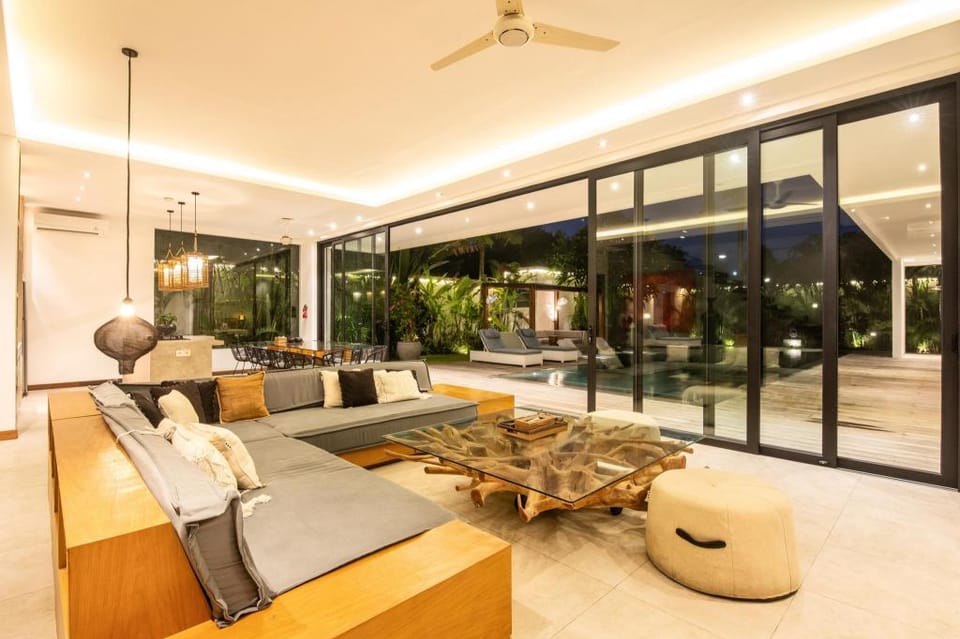 NIKO 2 R  New Villa Close to Finns Beach Club Villa in North Kuta