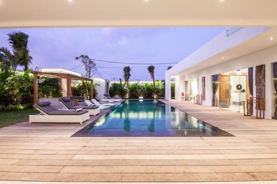 NIKO 2 R  New Villa Close to Finns Beach Club Villa in North Kuta
