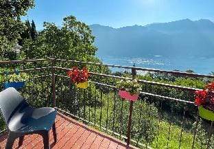 Appartamento Tivano, balcone con vista lago Vacation rental in Bellagio