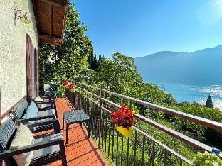 Appartamento Tivano, balcone con vista lago Vacation rental in Bellagio