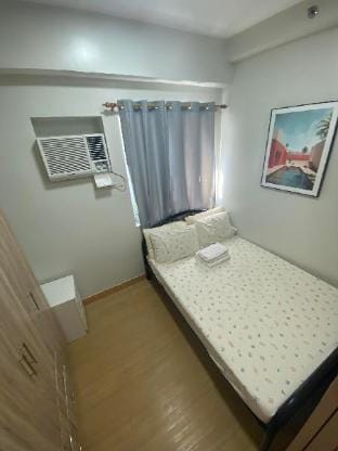 Barkada / Family Room @Trees Residences w/Videoke Apartment in Quezon City
