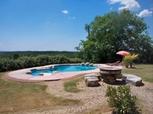 Le Tour De Vigne - Windmill in Neuffons Vacation rental in Occitanie