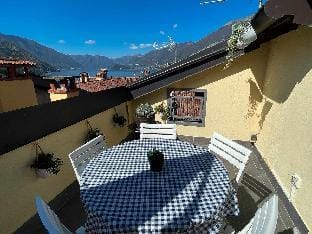 Skyway apartment with private lake view terrace Apartment in Bellagio