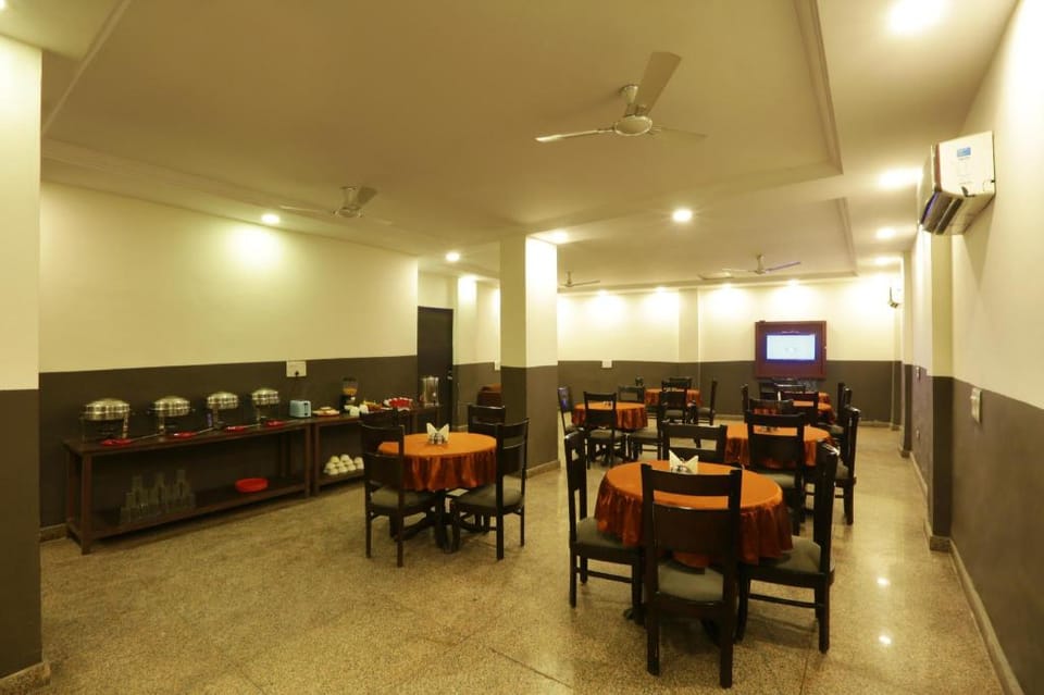 Airport Hotel Classic Park Hotel in New Delhi