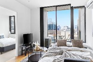 Modern 2BR Apt Next to Southern Cross FREE Parking Vacation rental in Melbourne