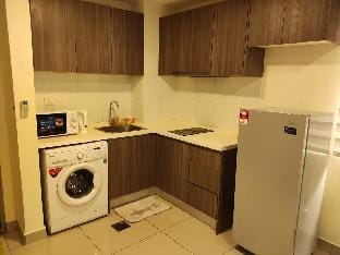 HB305-2 bedroom-WiFi-Netflix-Parking-Swimming Pool Vacation rental in Putrajaya
