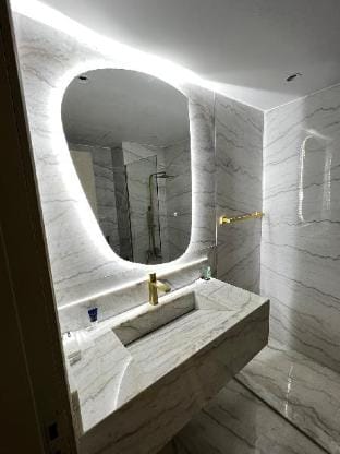 Brand *NEW* Premium High Floor Studio near Burj Apartment in Dubai