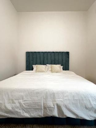 Elegant King Bed Brand New 1 bhk in Marina Bay Apartment in Dubai