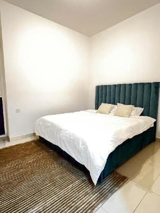 Elegant King Bed Brand New 1 bhk in Marina Bay Apartment in Dubai