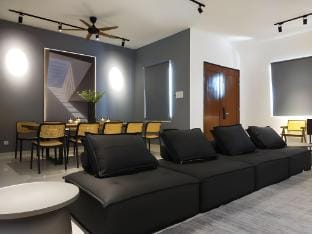 Dusk de Ville-Private Pool Karaoke BBQ 34-40pax Villa in Ipoh