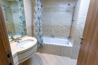 Comfortable Flat With Wonderful View in Marina Apartment in Dubai