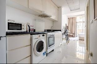 Stylish Studio Escape in JVC Vibrant Neighborhood Apartment in Dubai
