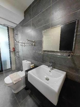 Almas Suites Netflix Wifi Puteri Harbour By STAY Vacation rental in Johor