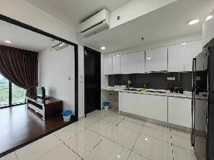 Almas Suites Netflix Wifi Puteri Harbour By STAY Vacation rental in Johor