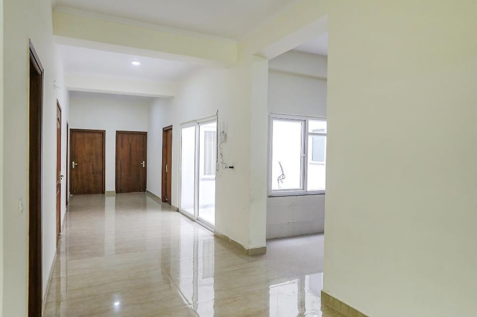 FabHotel Grihum Hotel in Noida