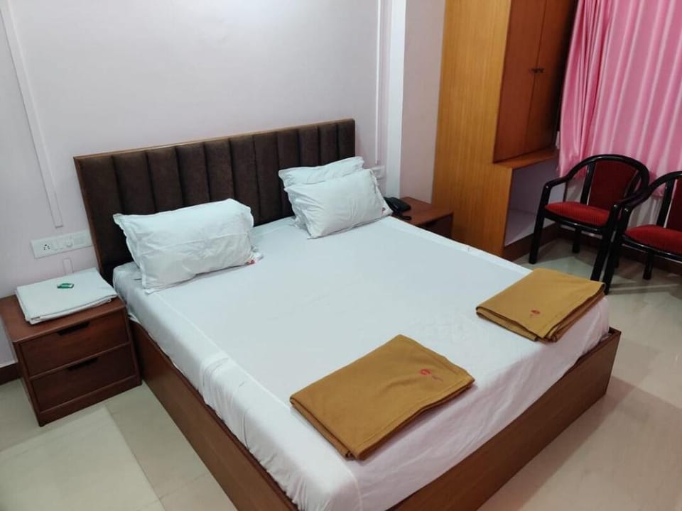 HOTEL HEERALAXMI Hotel in Alibag