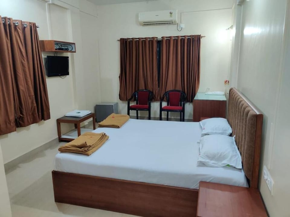 HOTEL HEERALAXMI Hotel in Alibag