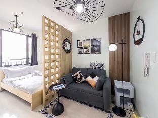 Stylish 1BR in Shore 2 | Steps from MOA 1X35 Apartment in Pasay