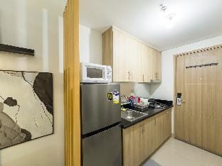 Walk to MOA Oasis-Cozy Urban 1BR Shore 2  1X74 Apartment in Pasay