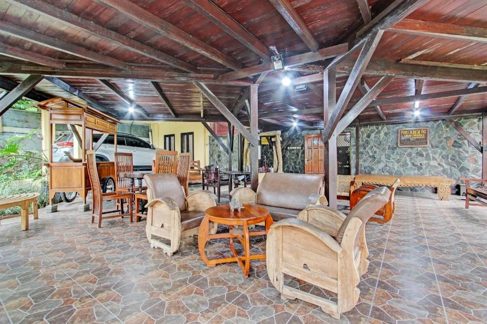 Hotel O Puri Adem 86 Syariah BunkbedNearMerapi Golf Club Hotel in Special Region of Yogyakarta