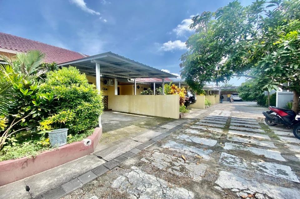 Capital O 93601 Manda Homestay Syariah Hotel in Special Region of Yogyakarta