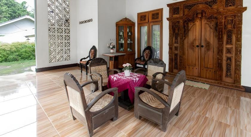 Hotel O Homestay Bonjeruk Near Restoran Pawon 21 Bonjeruk Hotel in West Nusa Tenggara, Indonesia