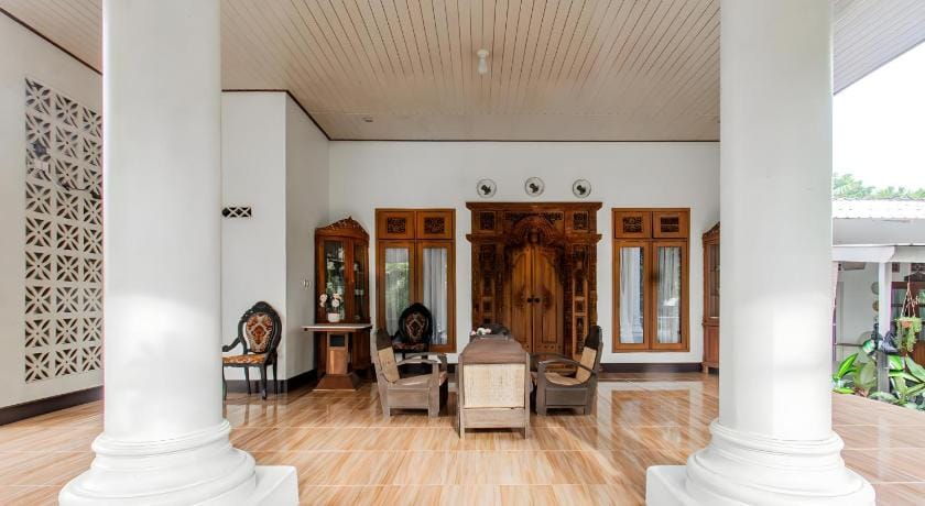 Hotel O Homestay Bonjeruk Near Restoran Pawon 21 Bonjeruk Hotel in West Nusa Tenggara, Indonesia