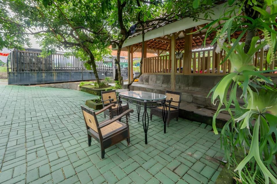 Hotel O Kencana Homestay Syariah Near Masjid AL-BAROKAH Kanyuran Hotel in East Java