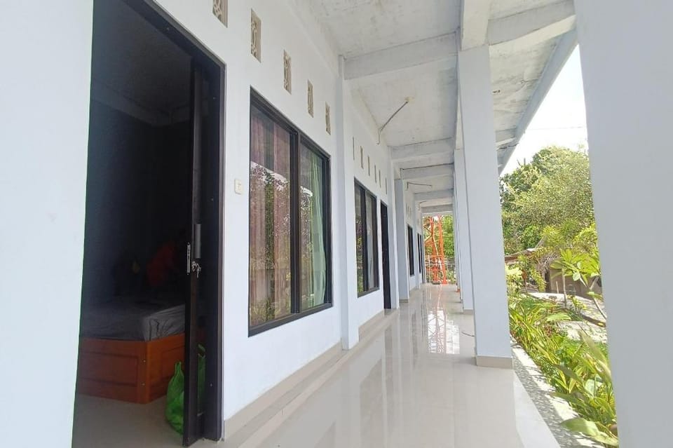 Hotel O Lotus Guest House Hotel in West Nusa Tenggara, Indonesia