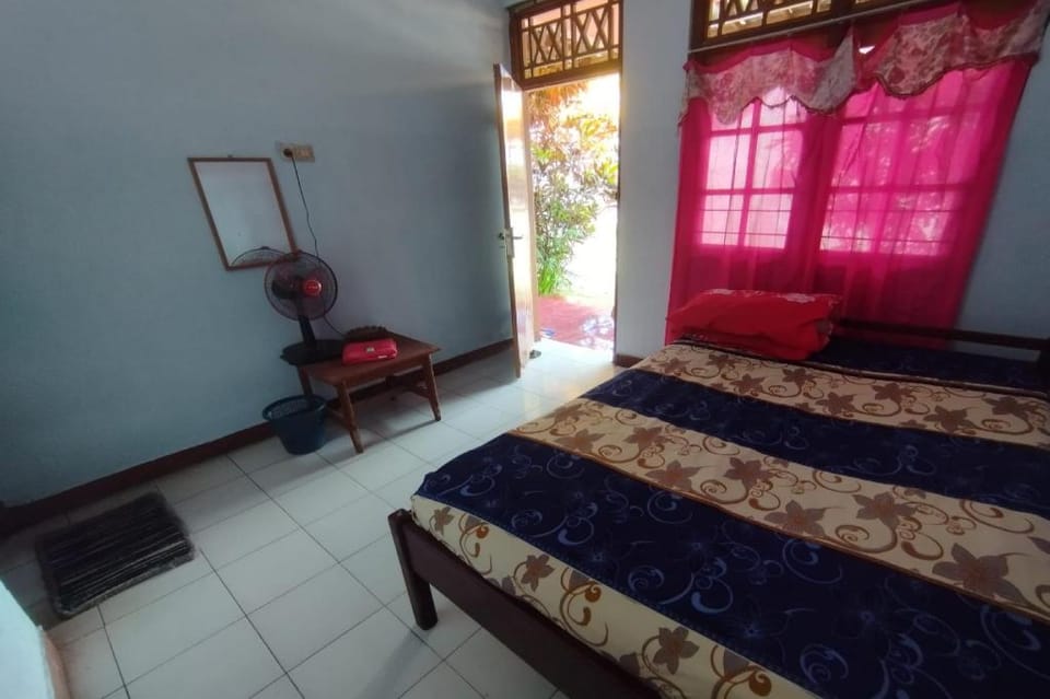 Hotel O Dannis Homestay Near Musholla Al Istiqomah Terawangan Hotel in West Nusa Tenggara, Indonesia