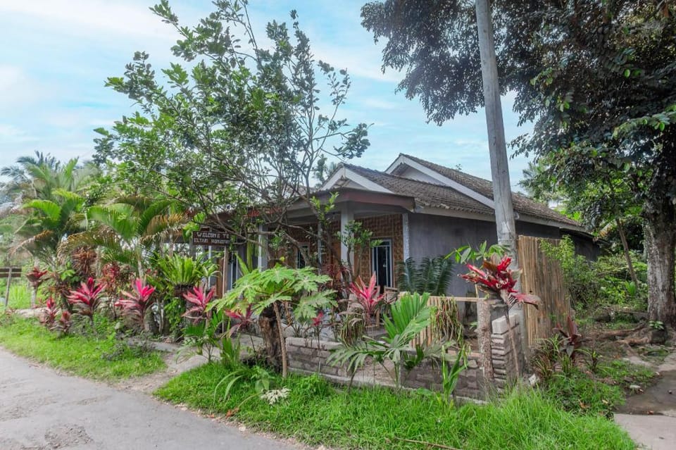 Hotel O Lestari Homestay Hotel in West Nusa Tenggara, Indonesia