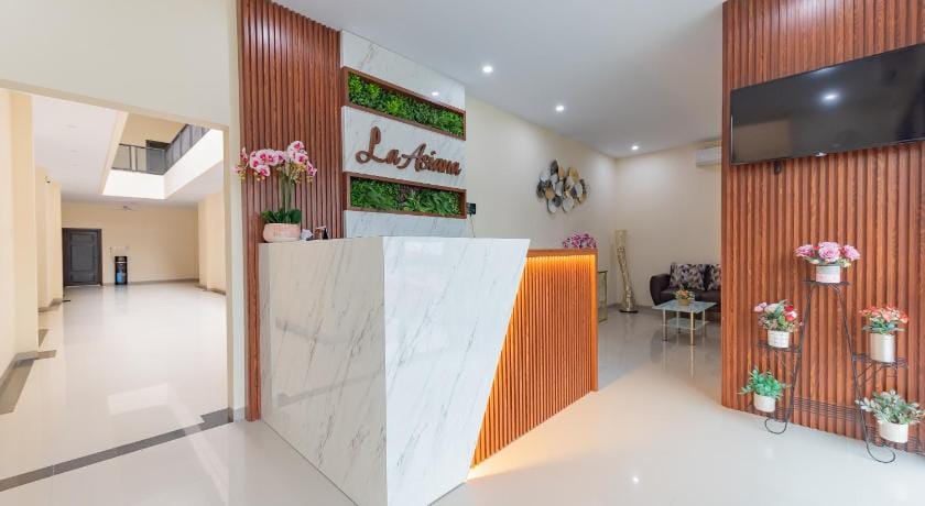RedDoorz Plus @ La Asiana Guest house Hotel in West Java