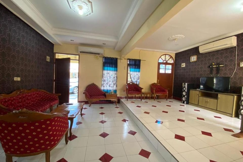Hotel O Udayana Guesthouse  Syariah Hotel in West Java