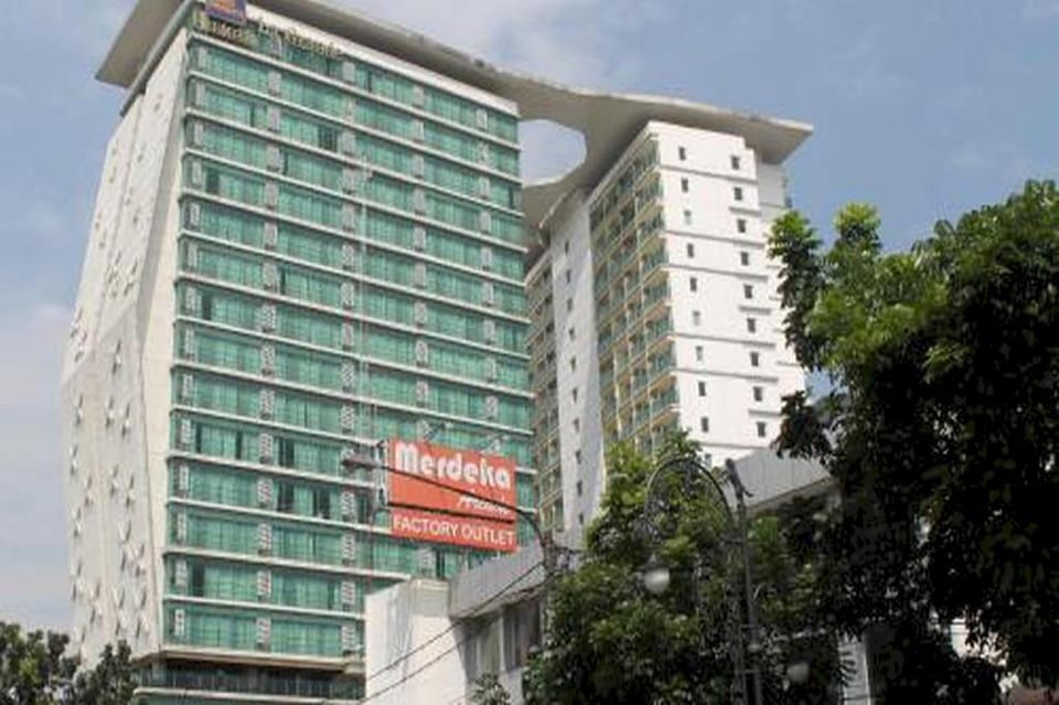 OYO 93636 La Grande Apartment By UJM Hotel in Bandung