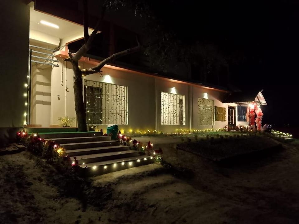 Saanvi Royal Club Hotel in Bangladesh