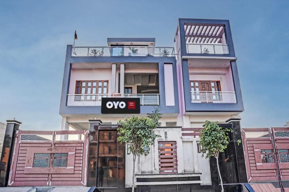 Hotel O Rudra Palace Hotel in Lucknow