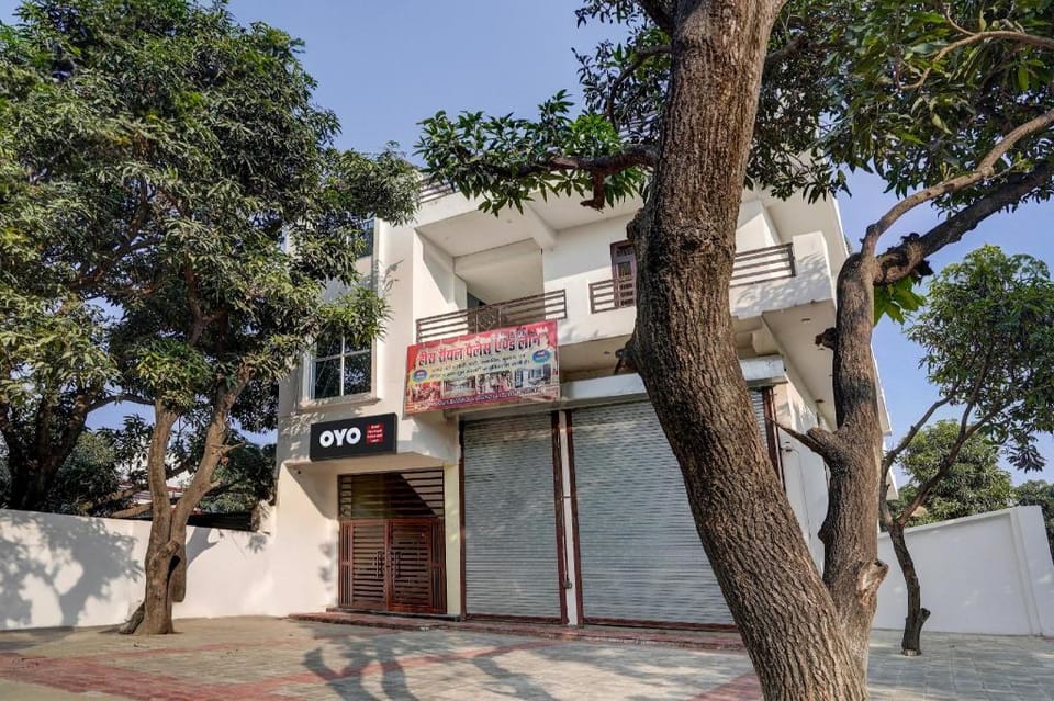 Hotel O by OYO Hira Royal Palace And Lawn Hotel in Nepal