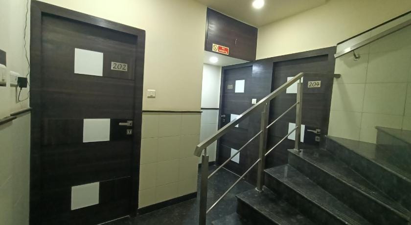 Hotel Triton Sion - Near US Embassy Hotel in Mumbai