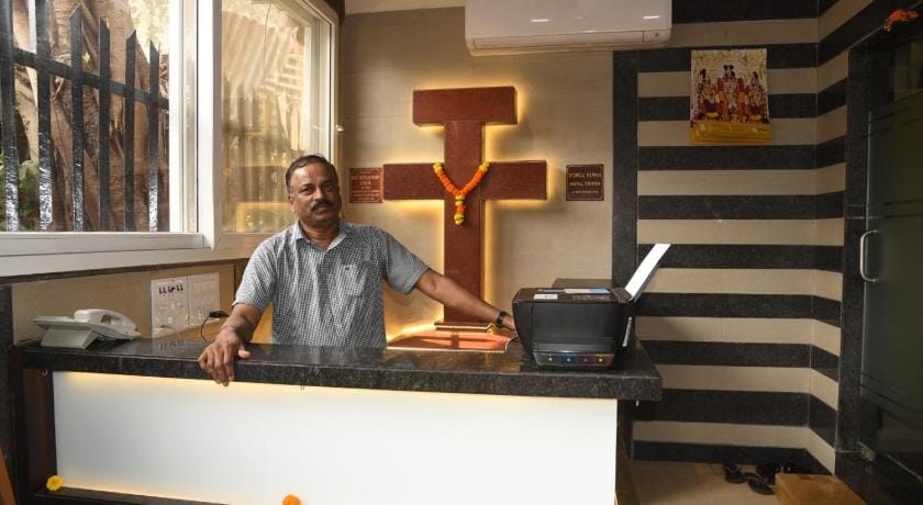 Hotel Triton Sion - Near US Embassy Hotel in Mumbai