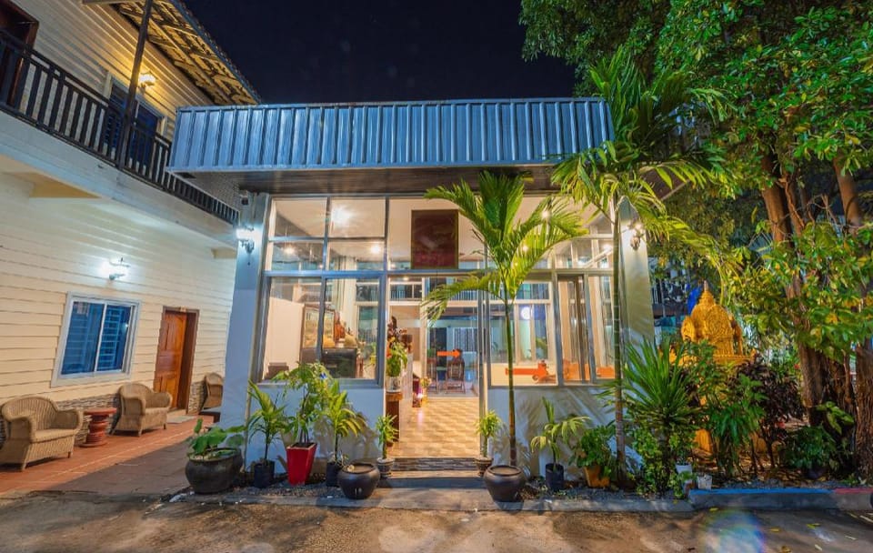 Lotus Bleu Guest House Bed and Breakfast in Krong Siem Reap