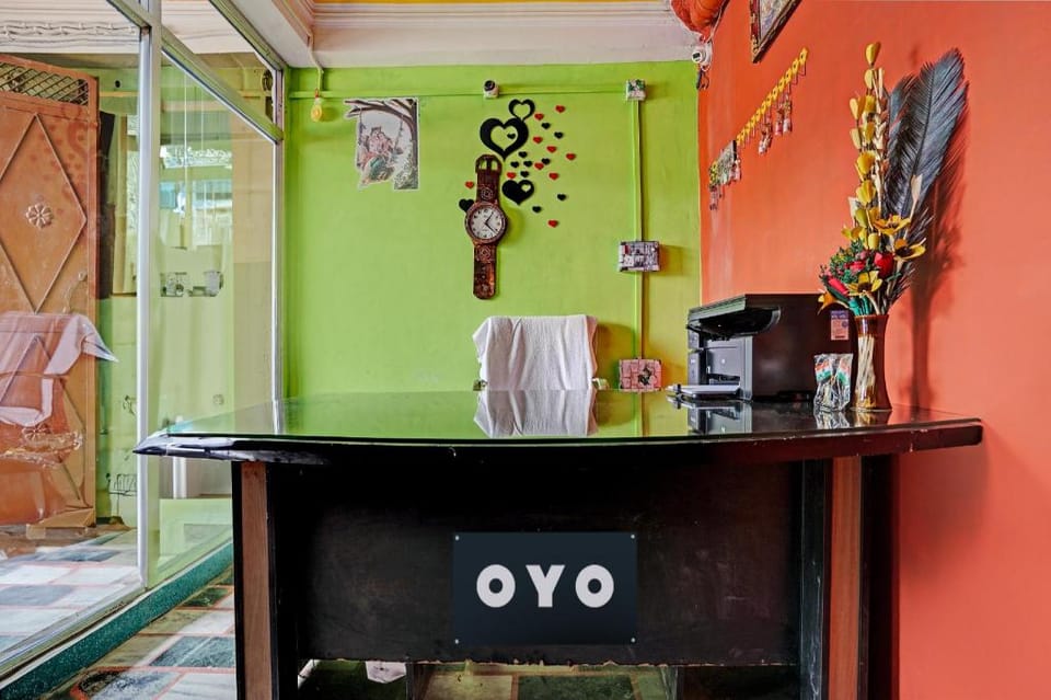 SPOT ON THE PRATHAM HOTEL Hotel in Uttar Pradesh